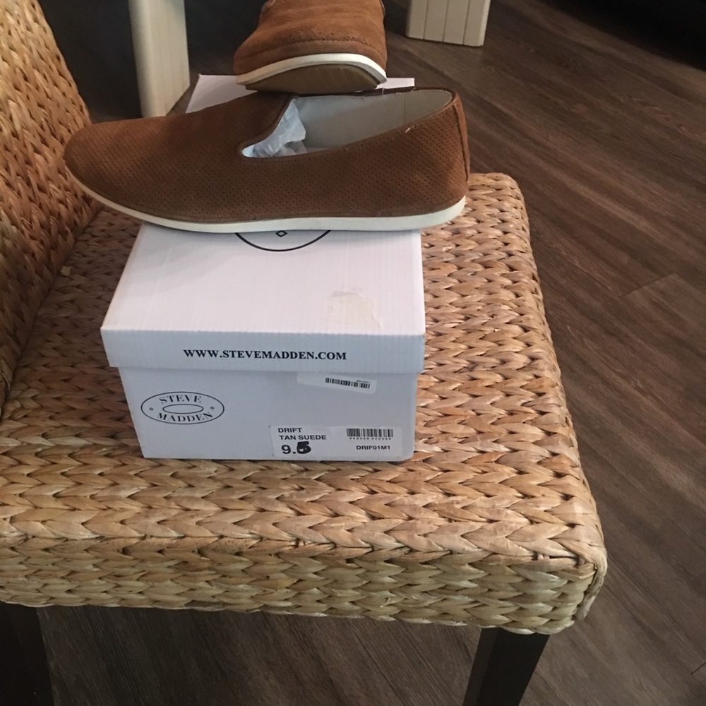 Steve Madden Arrow Perforated Slip On Loafer Shoes - Picture 2 of 8